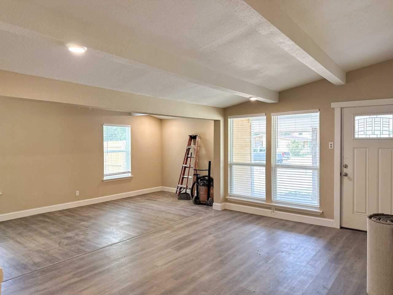 108 Jenny Kay Ln - Photo 5 of 17