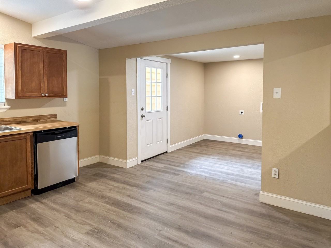 108 Jenny Kay Ln - Photo 7 of 17