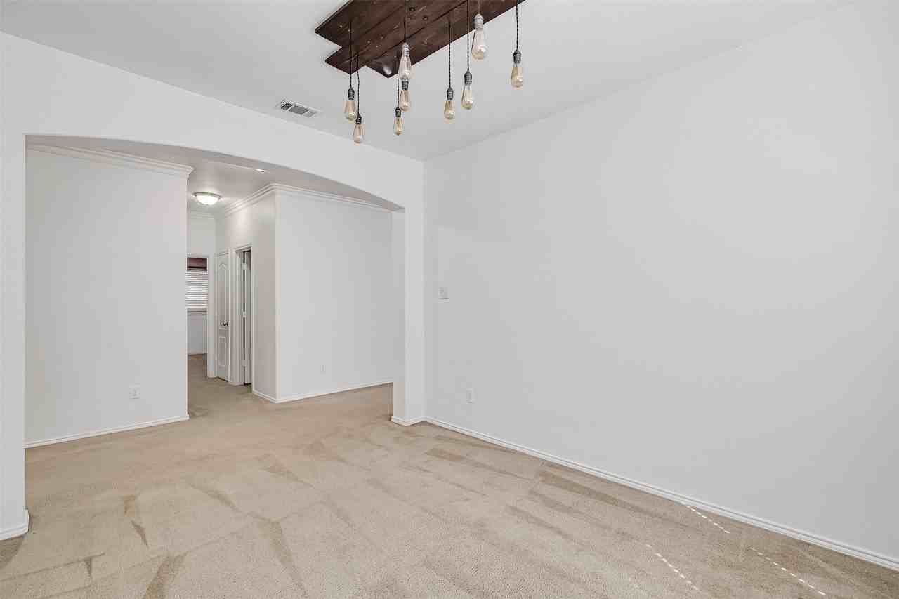 1521 Birds Eye Rd - Photo 4 of 27