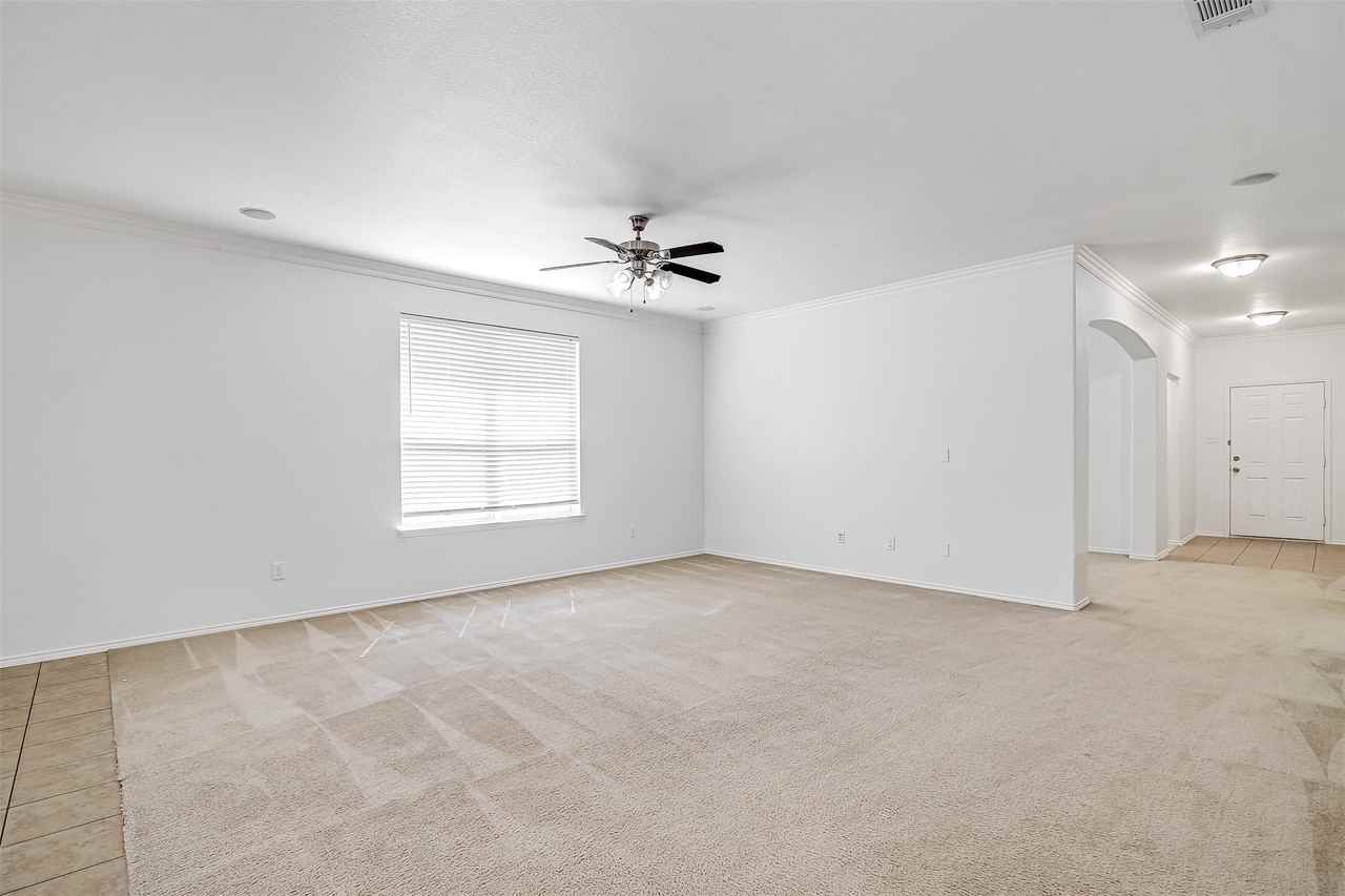 1521 Birds Eye Rd - Photo 5 of 27