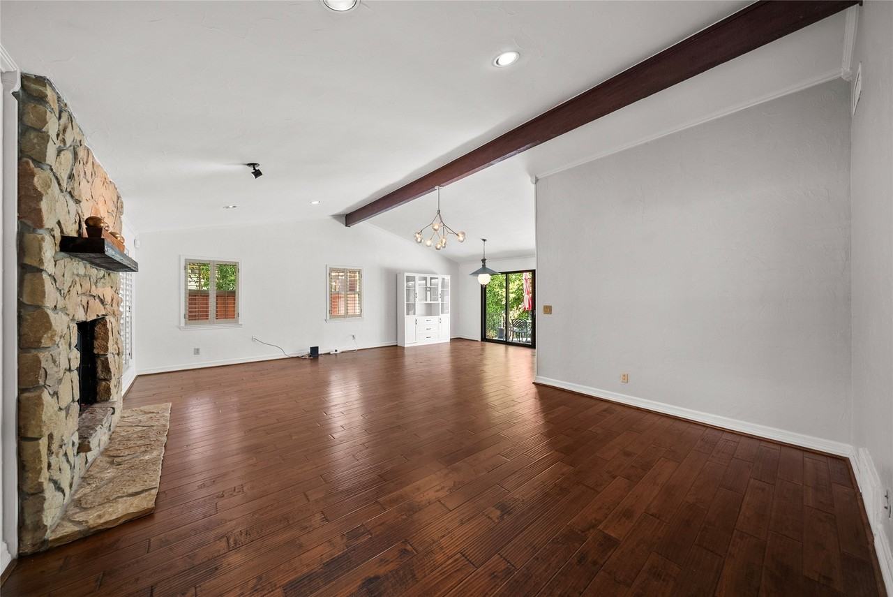7105 Winding Creek Rd - Photo 4 of 35