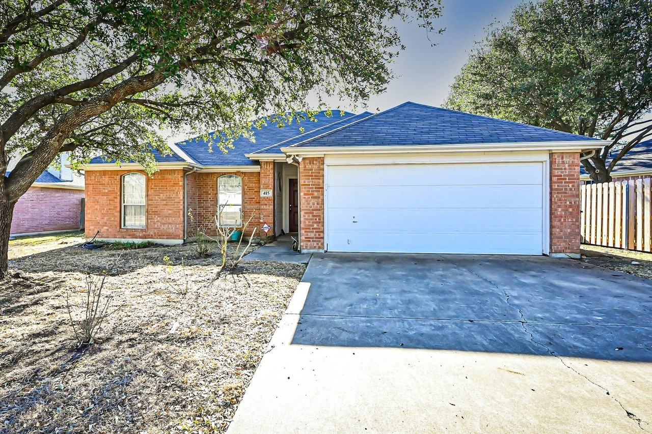 415 Preston Dr - Photo 3 of 29