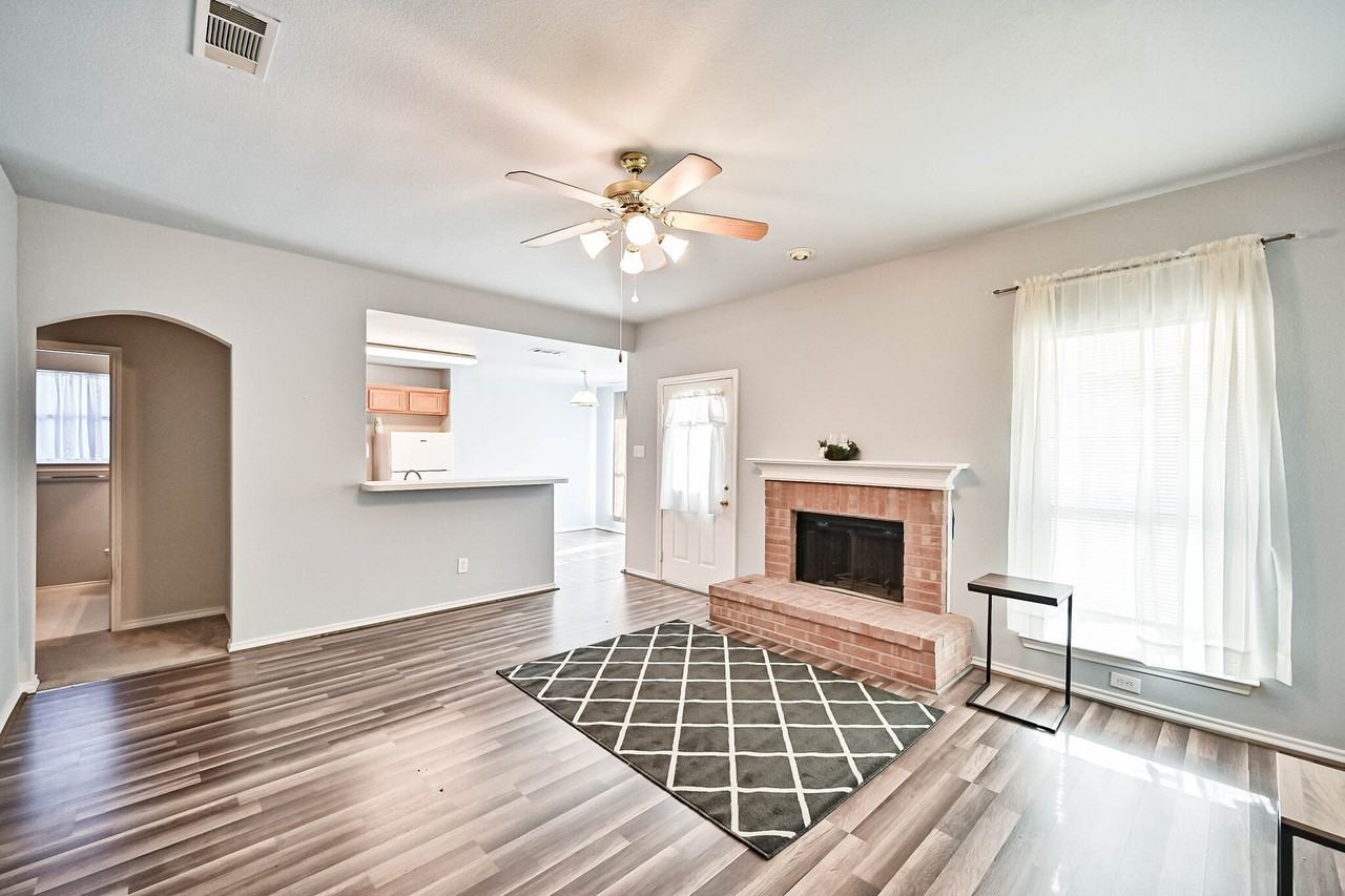 415 Preston Dr - Photo 4 of 29