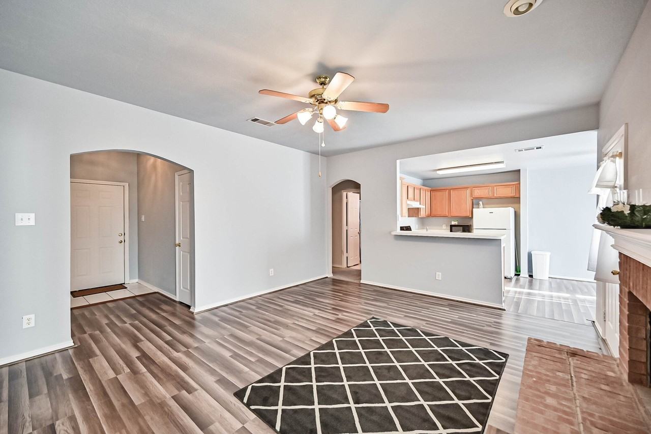 415 Preston Dr - Photo 5 of 29