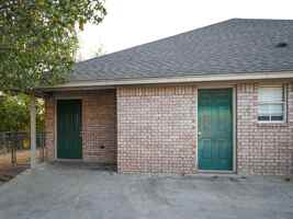 featured image of 606 N Sewell Dr #B