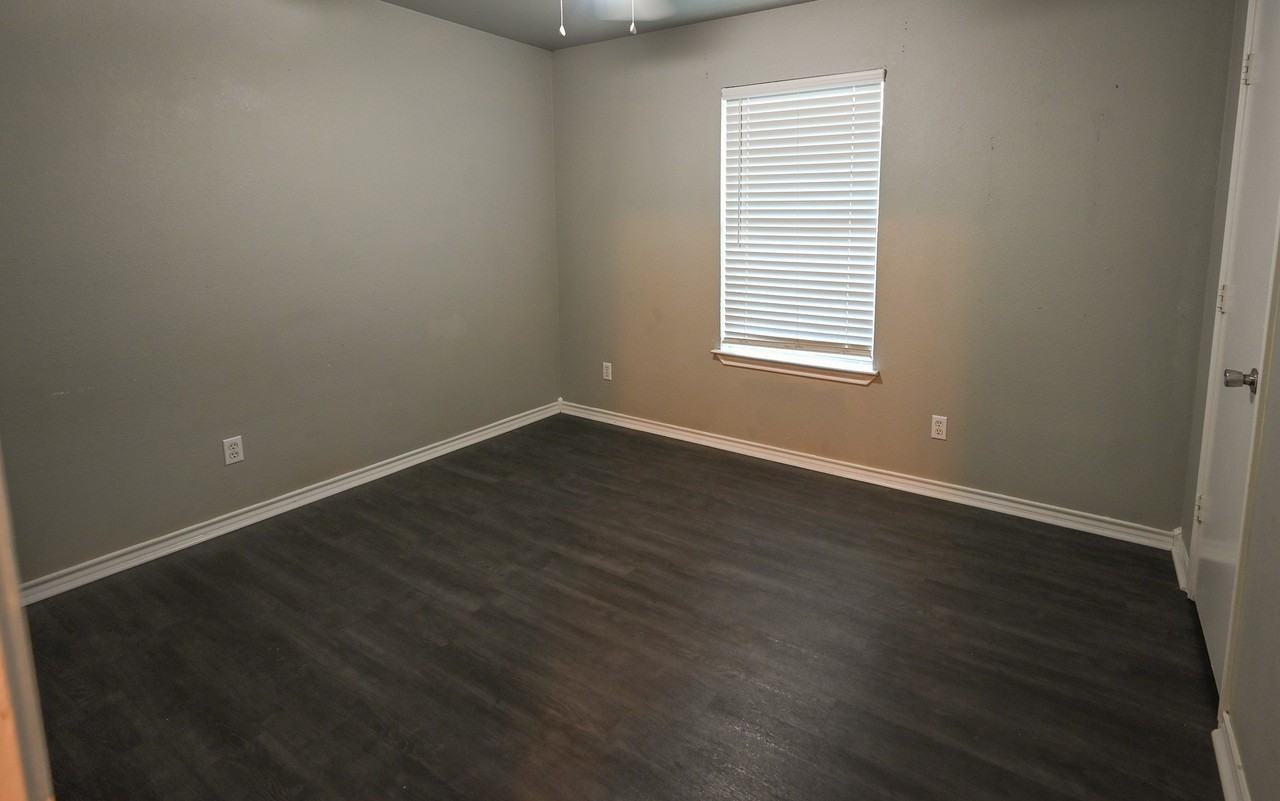606 N Sewell Dr #B - Photo 6 of 10