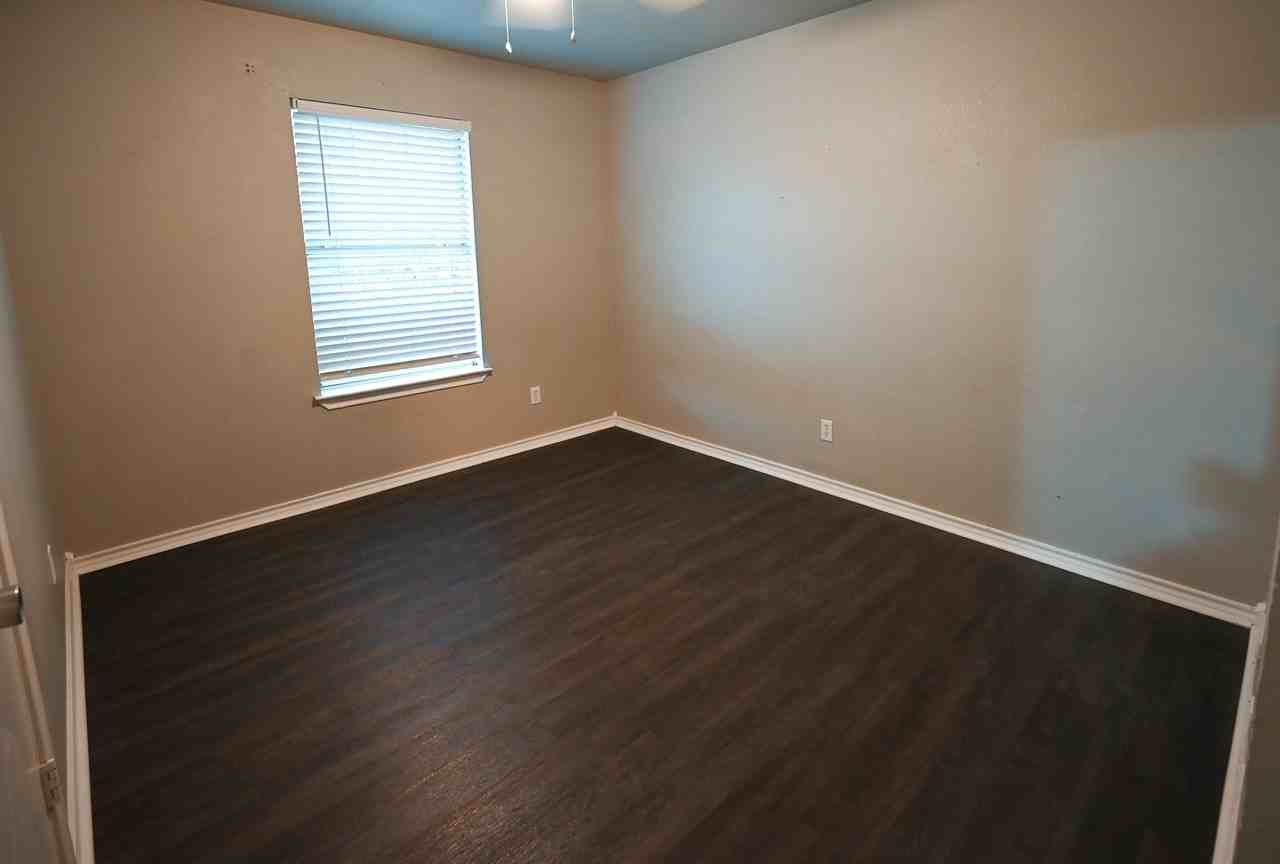 606 N Sewell Dr #B - Photo 7 of 10