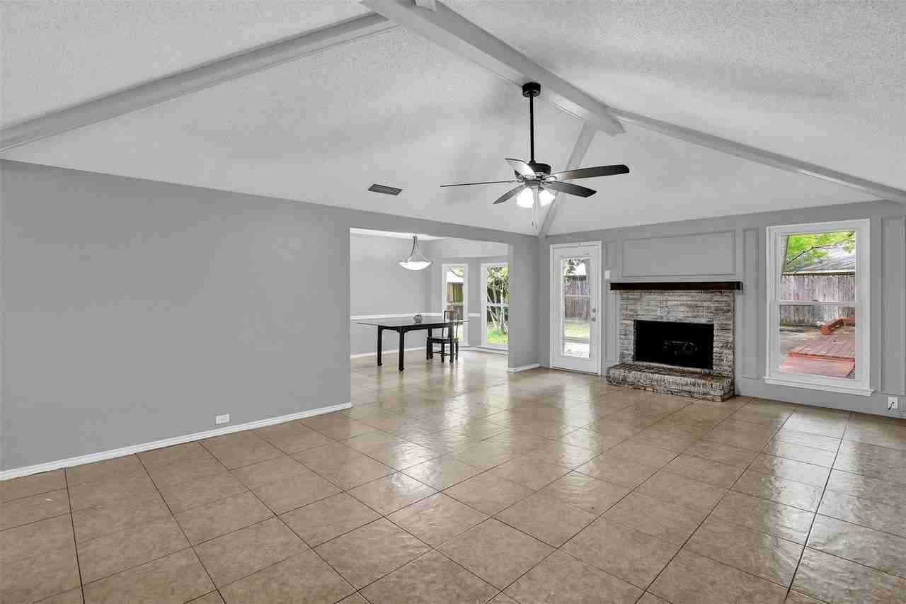 1113 Roaring Springs Dr - Photo 3 of 28