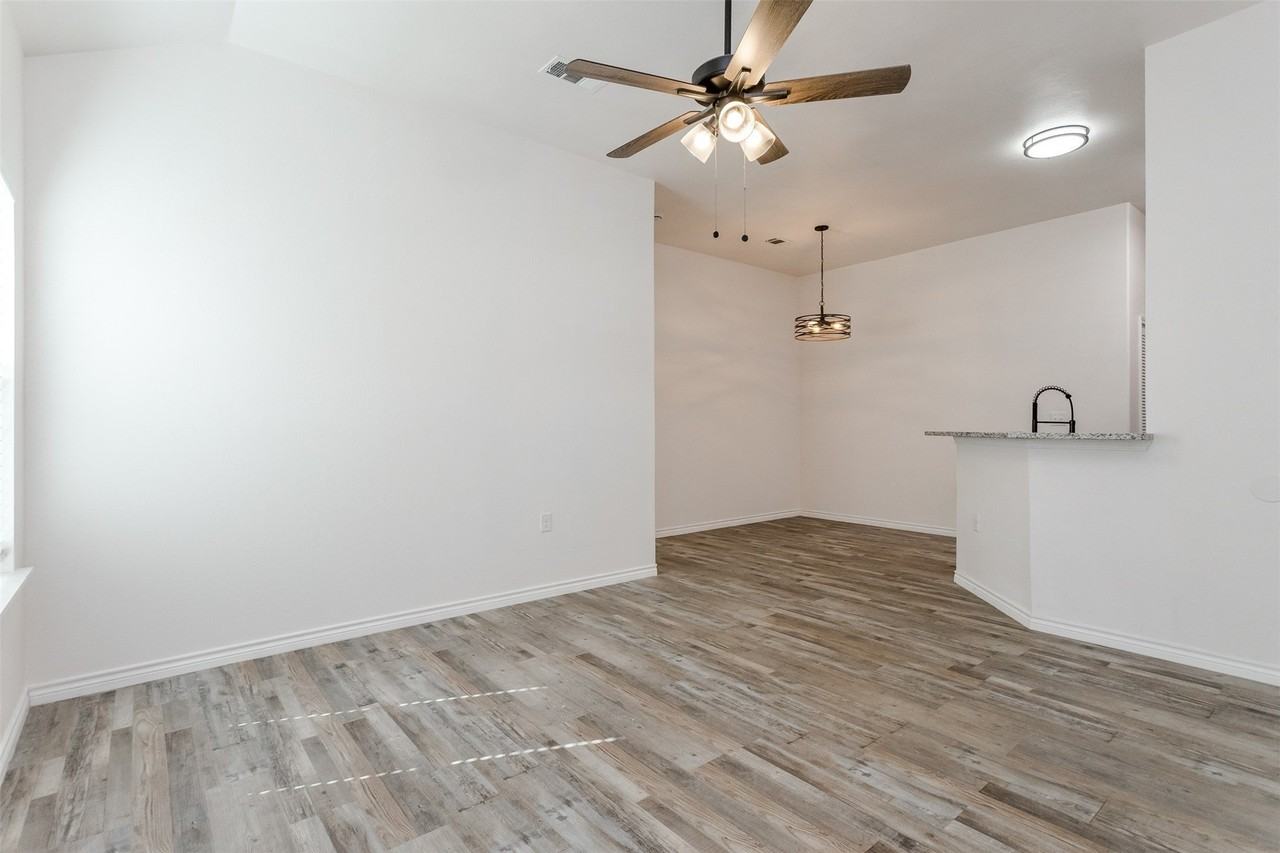 326 Blake Ln - Photo 6 of 20