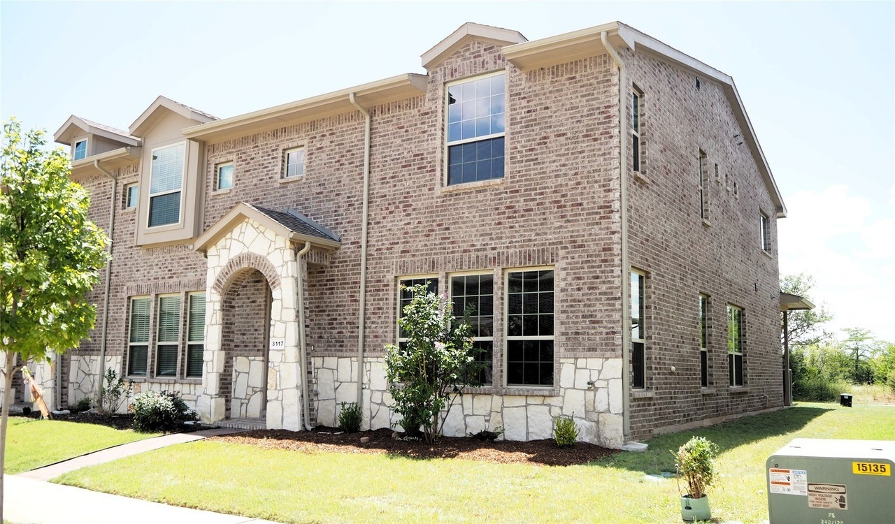 3117 Solana Cir - Photo 2 of 23