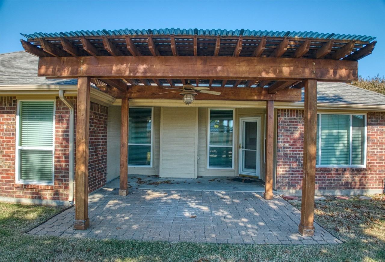 6218 Cynthia Dr - Photo 5 of 30
