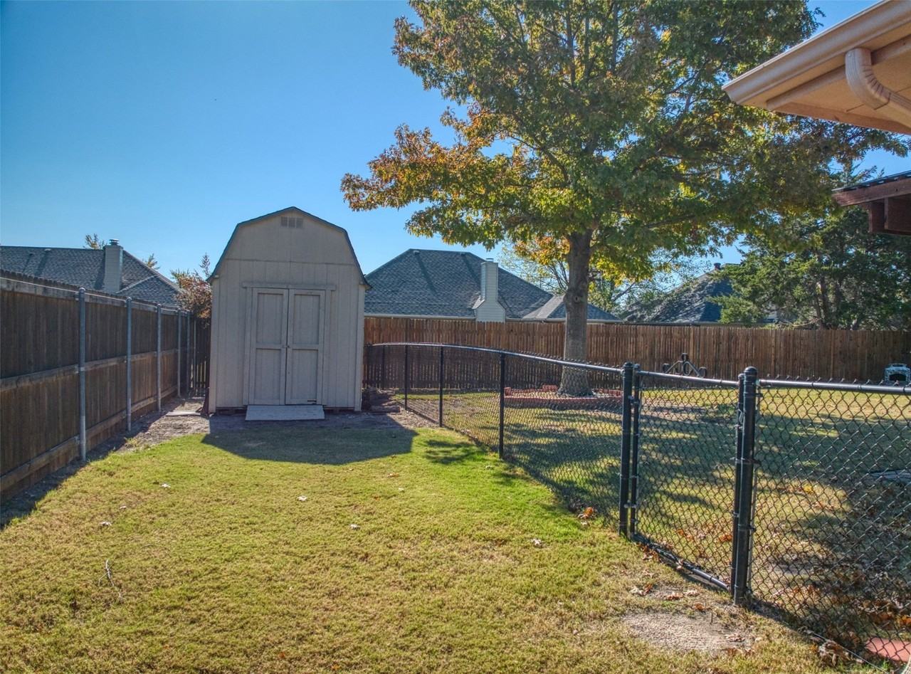 6218 Cynthia Dr - Photo 6 of 30
