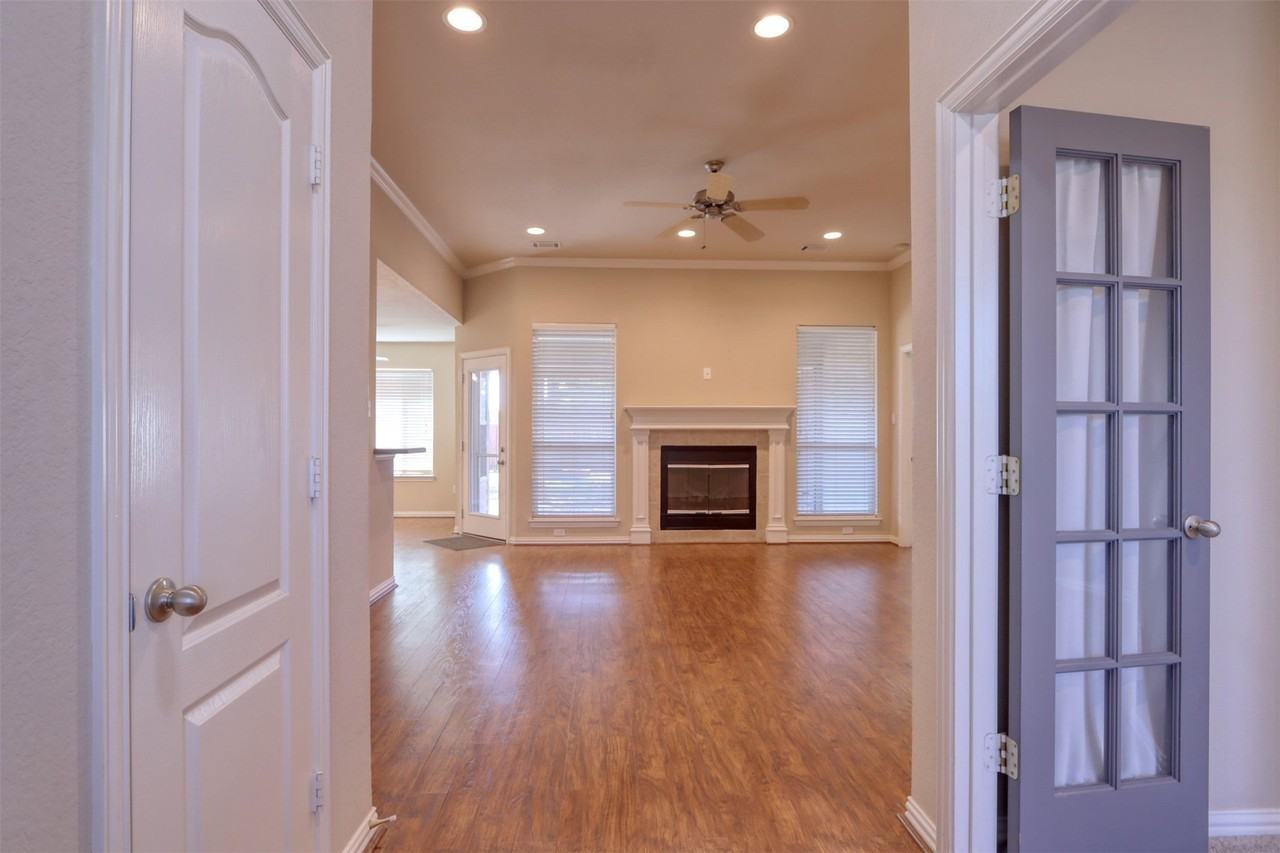 6218 Cynthia Dr - Photo 7 of 30