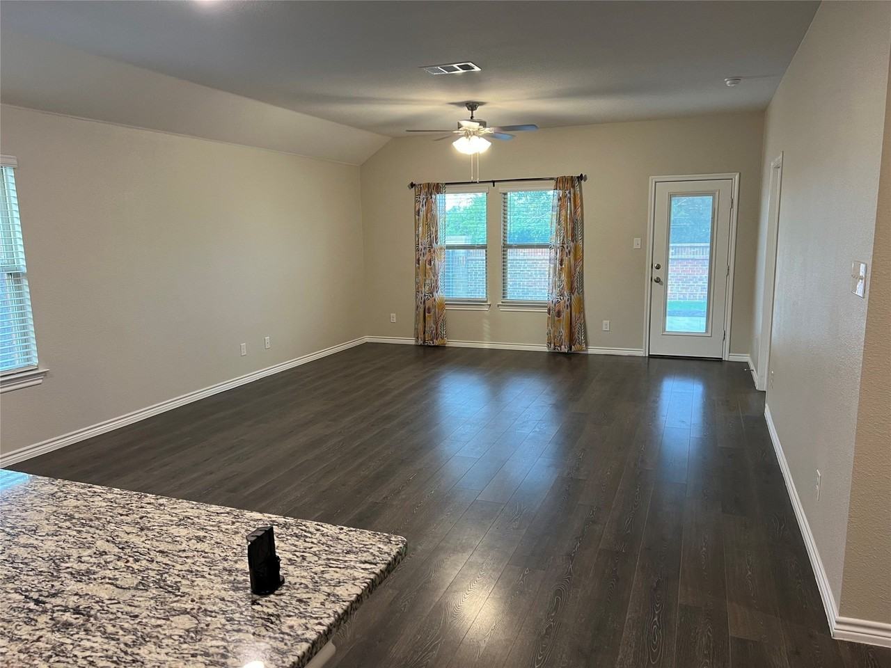 1007 Branding Iron Ln - Photo 4 of 16