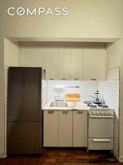 145 Sullivan St #1C - Photo 4 of 8