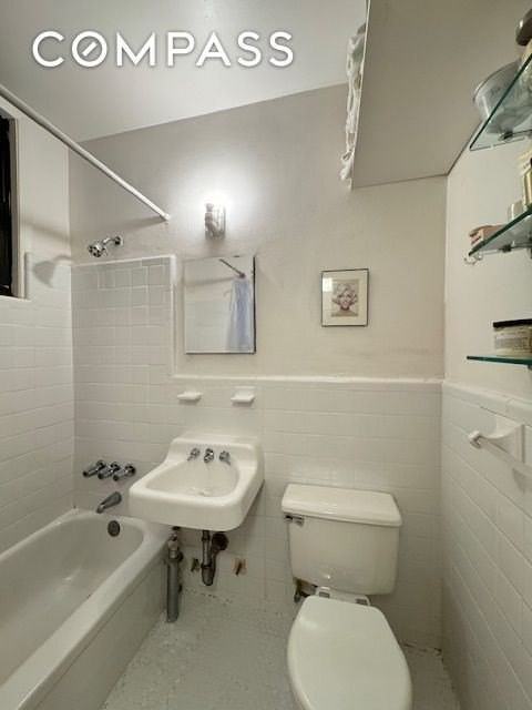 145 Sullivan St #1C - Photo 7 of 8