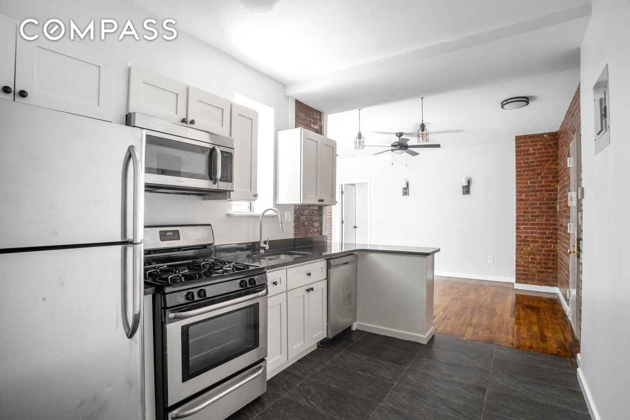 1182 Putnam Ave #1B - Photo 2 of 11