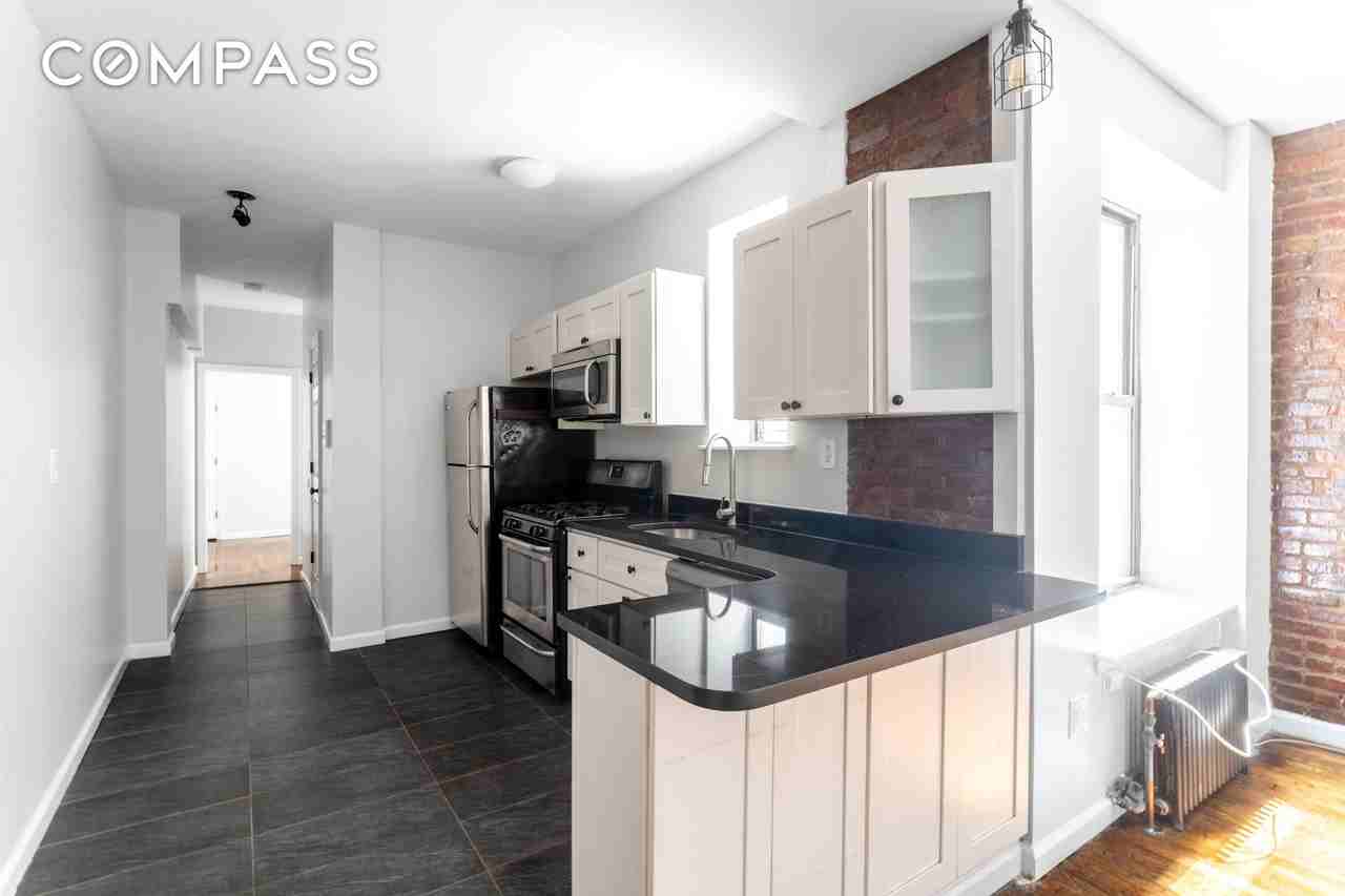 1182 Putnam Ave #1B - Photo 5 of 11