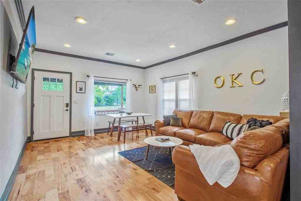 2139 Nw 13th St - Photo 7 of 35