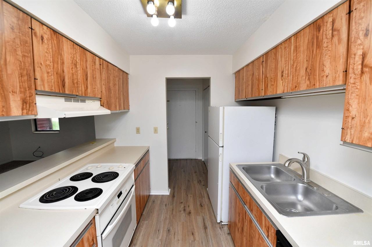 5734 N Autumn Ridge Ct #B - Photo 6 of 31