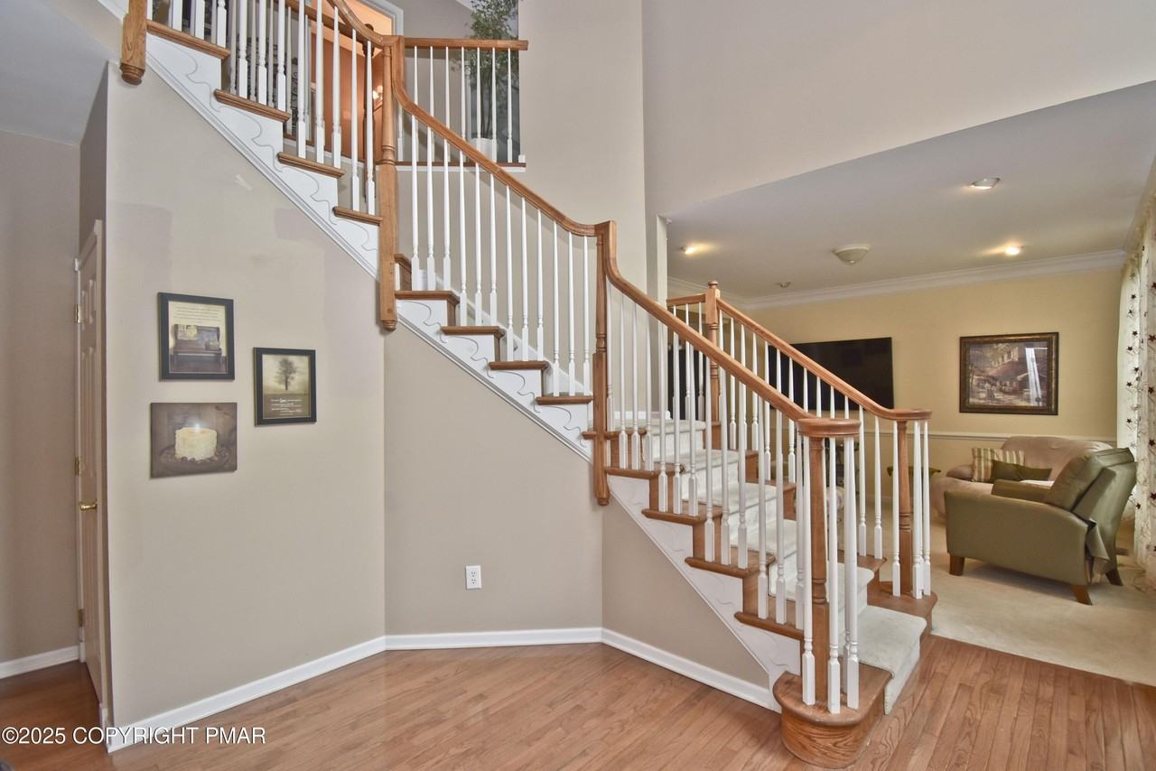 3257 Doral Ct - Photo 4 of 43