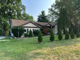 featured image of 4510 W Maple Rd