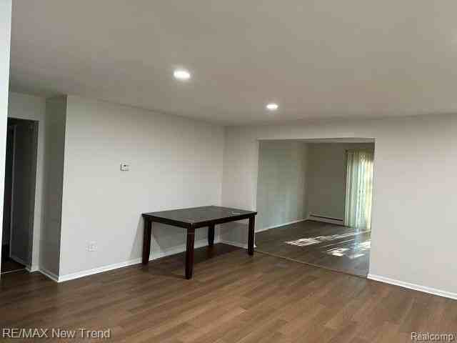 4510 W Maple Rd - Photo 5 of 13