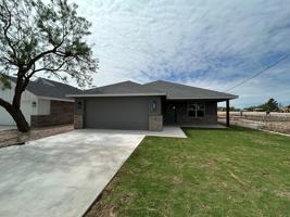 featured image of 1007 E 40th St