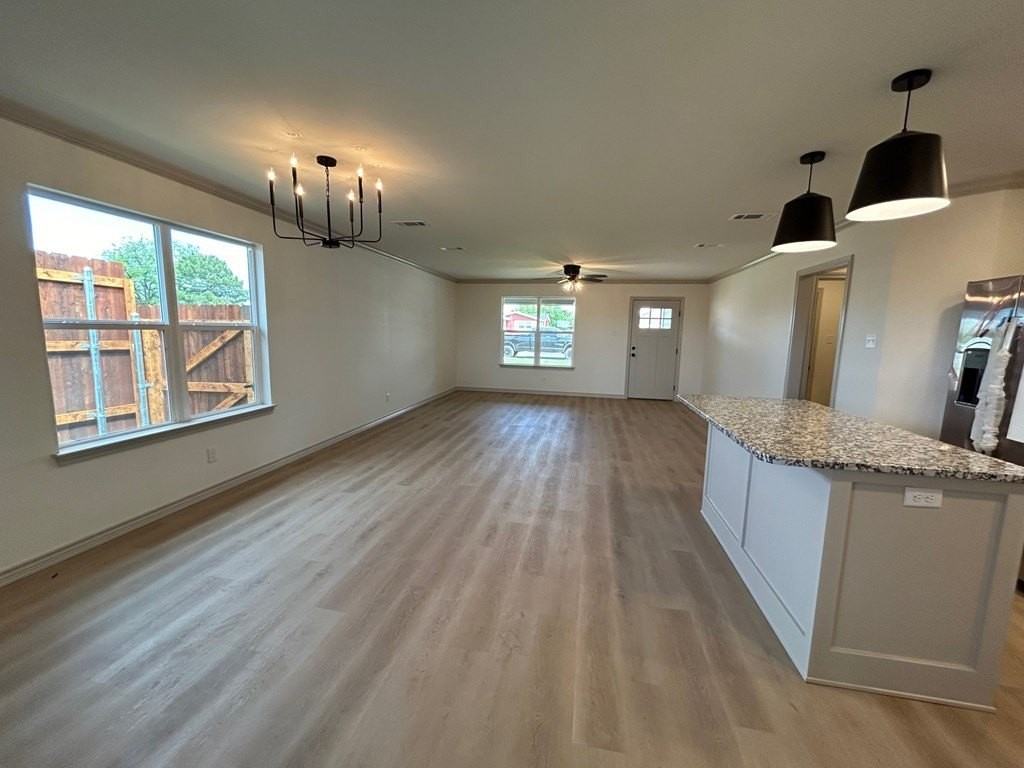 1007 E 40th St - Photo 2 of 13