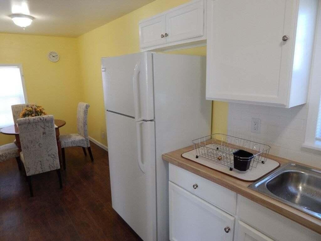 1320 1/2 N Van Buren St - Photo 5 of 5