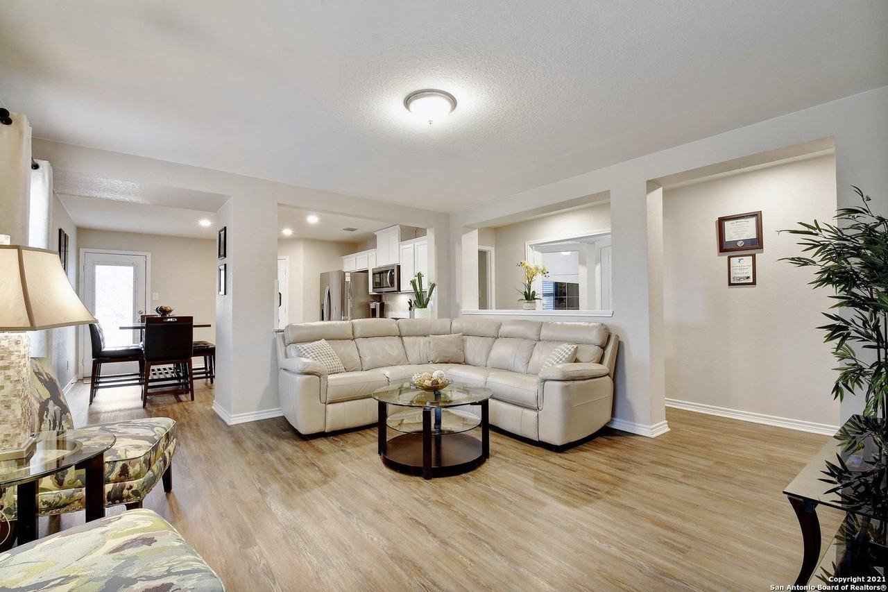 7231 Dulce Mdw - Photo 4 of 26