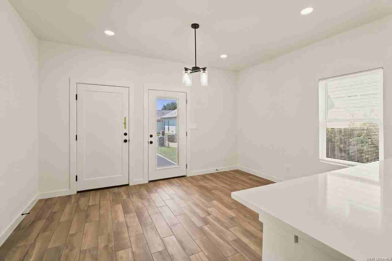 133 Lark Hill Rd - Photo 4 of 22