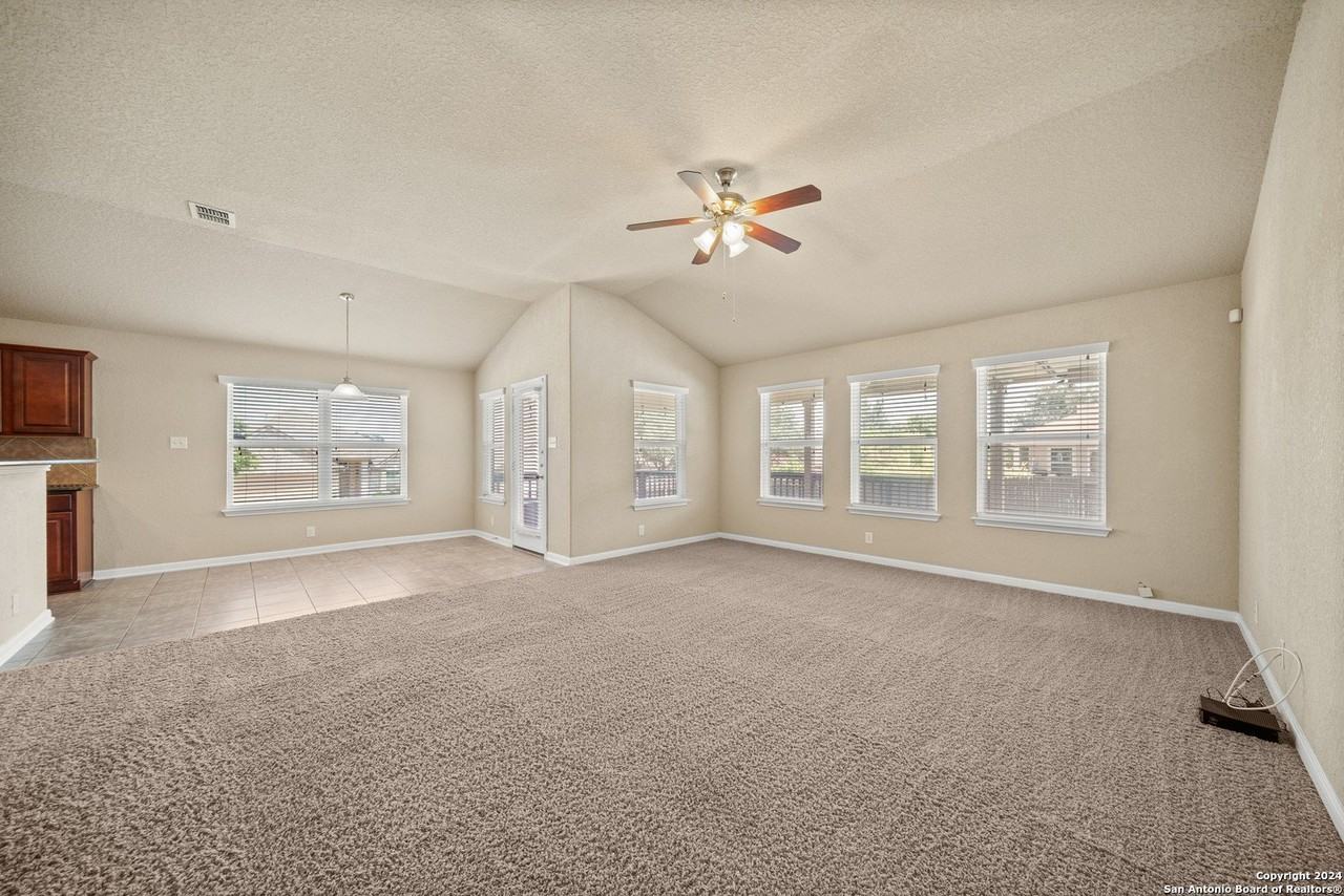 7234 Glen Ellen Bay - Photo 7 of 33