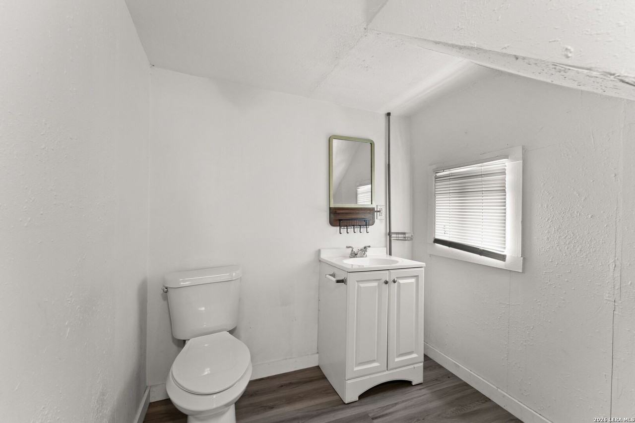 304 Andrews - Photo 7 of 13