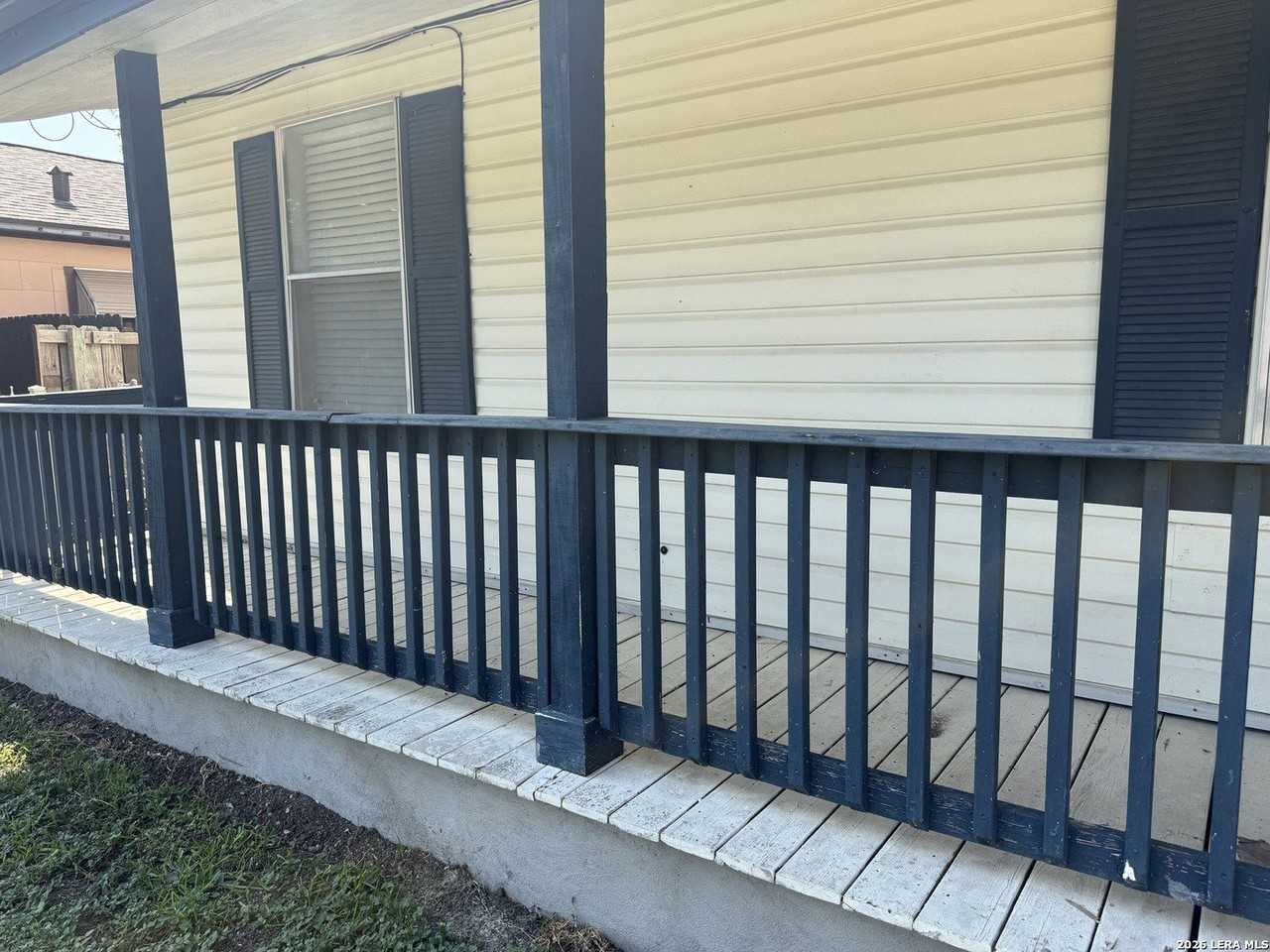 222 Bristol Ave - Photo 2 of 19