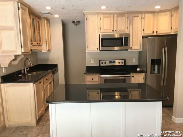 6608 Pebble Spring Dr - Photo 4 of 20