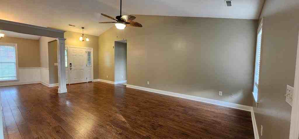 1159 Shoreland Dr - Photo 4 of 46