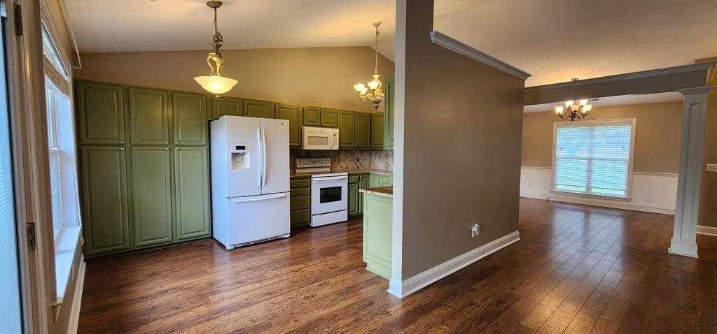 1159 Shoreland Dr - Photo 7 of 46