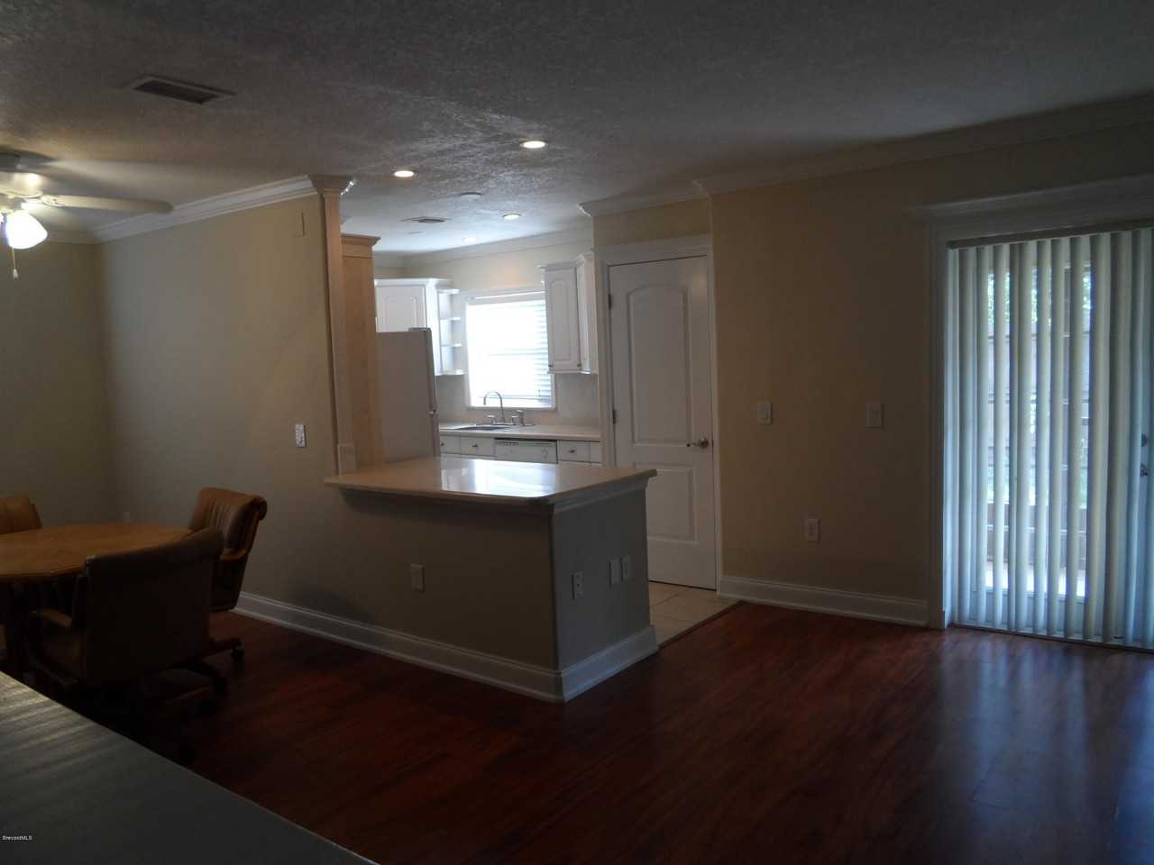 255 Spring Dr #1 - Photo 2 of 23