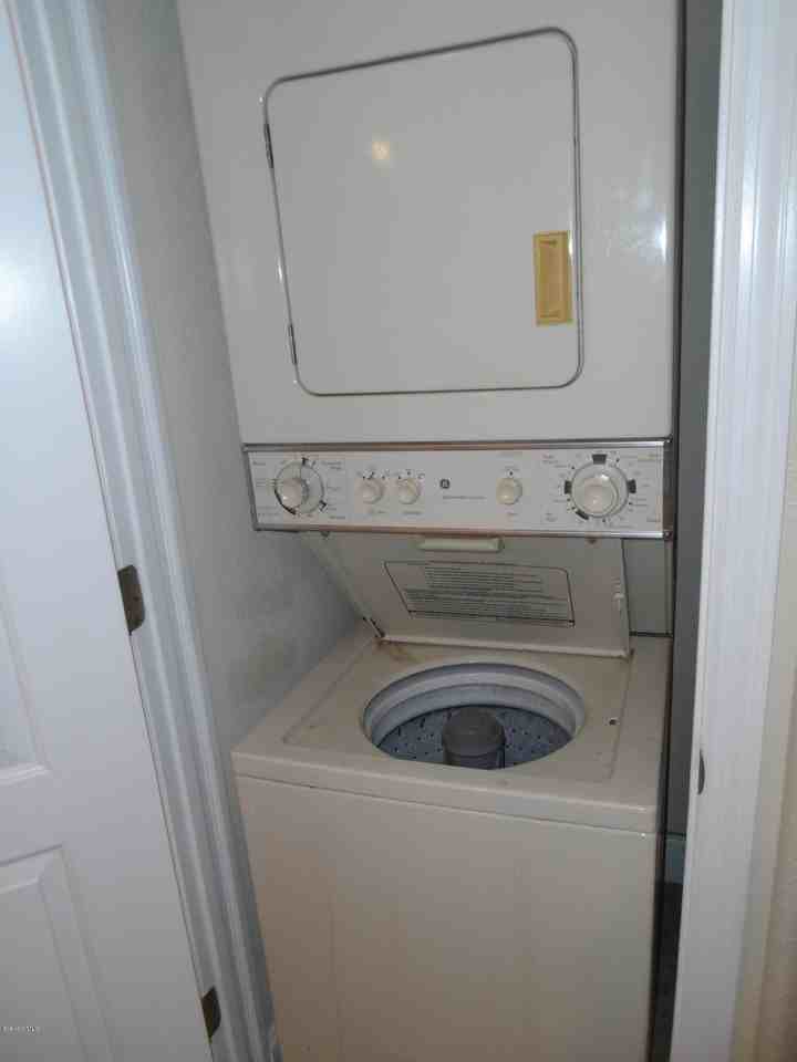 255 Spring Dr #1 - Photo 7 of 23