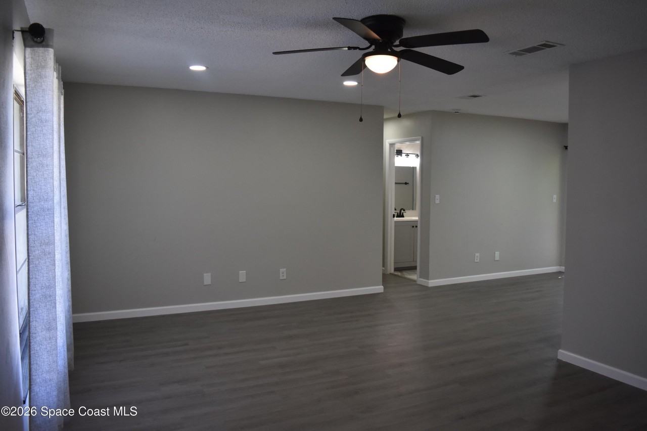 2145 Watkins Rd Se - Photo 4 of 25