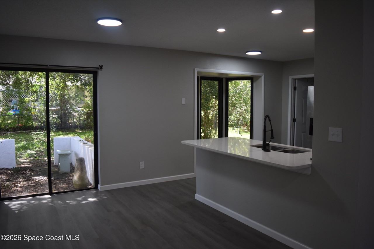 2145 Watkins Rd Se - Photo 6 of 25