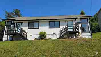 featured image of 3975 Darryl Ln #1