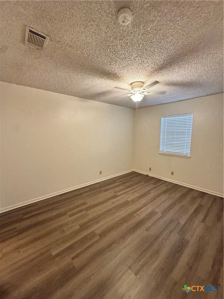 203 Versailles St - Photo 7 of 15