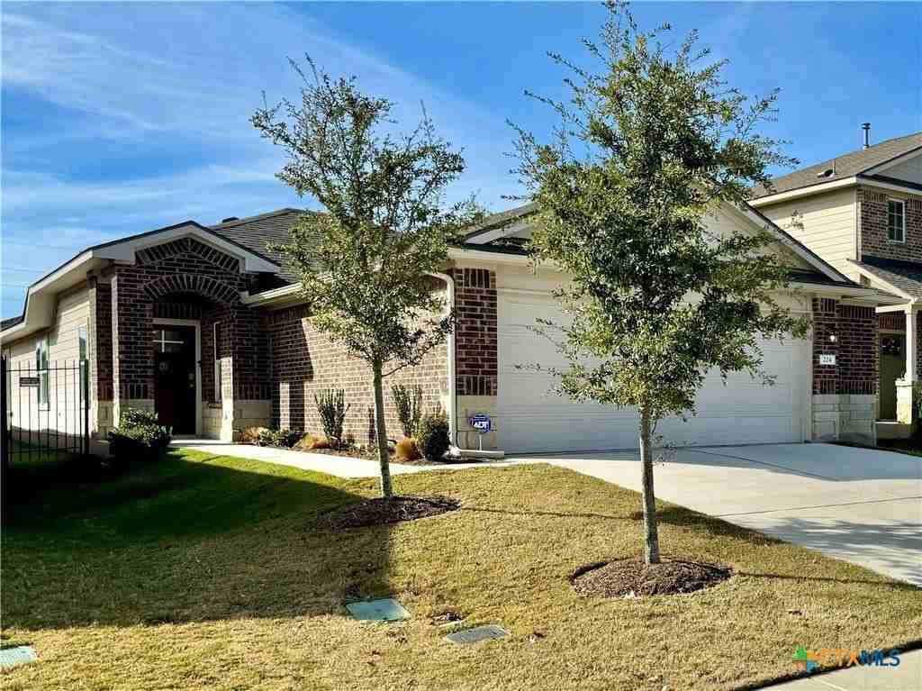 224 Yoakum St - Photo 2 of 39