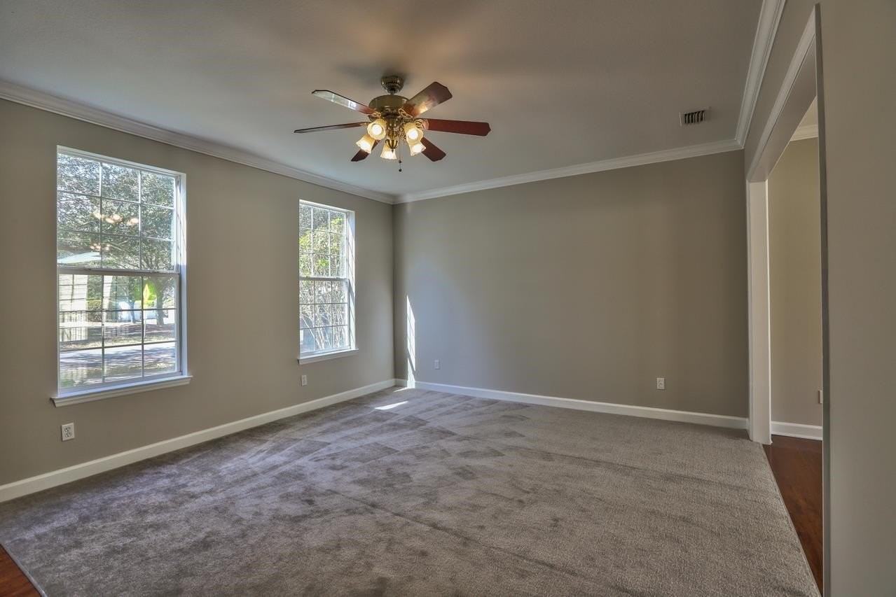 3979 Four Oaks Blvd - Photo 6 of 34