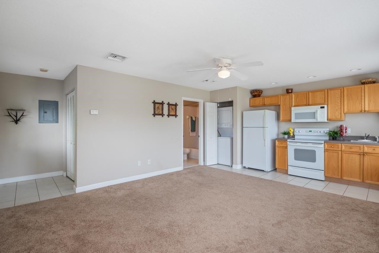 3253-1 Stanhope Dr - Photo 4 of 9