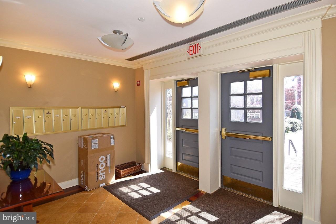 2735 Olive St Nw #1 - Photo 4 of 25
