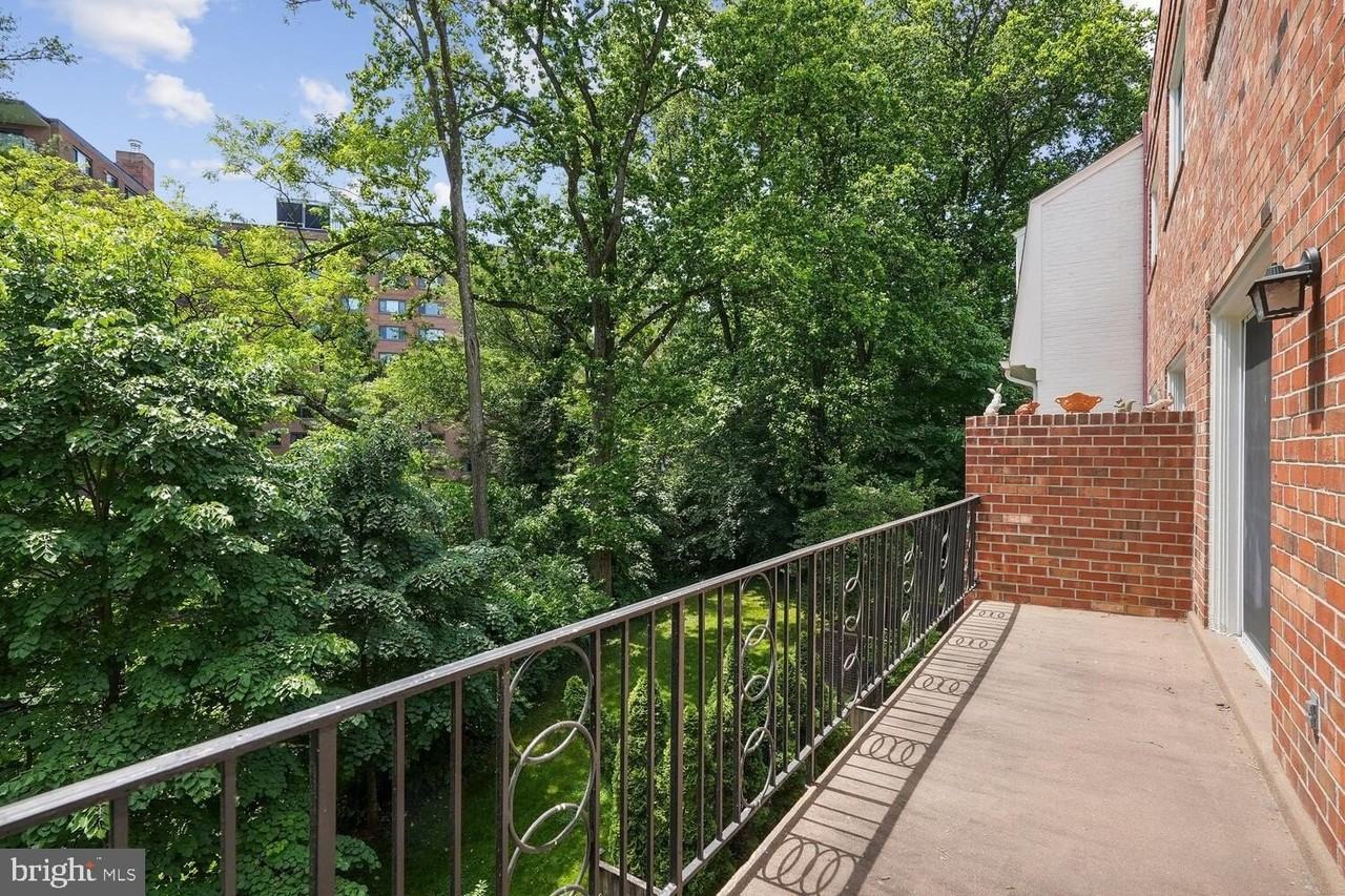 3231 Sutton Pl Nw #A - Photo 5 of 17