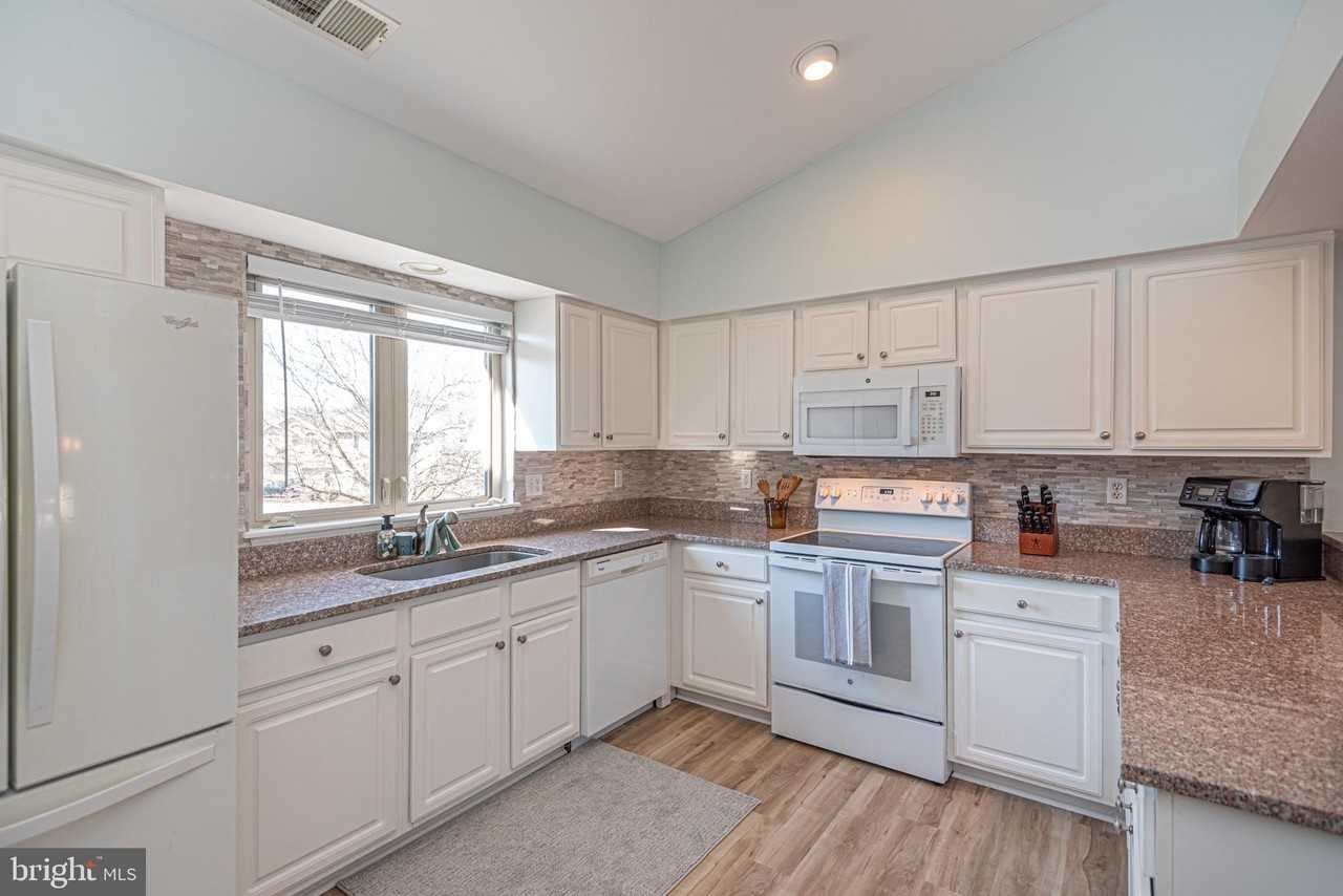 18565 Orton Cir #5 - Photo 3 of 21
